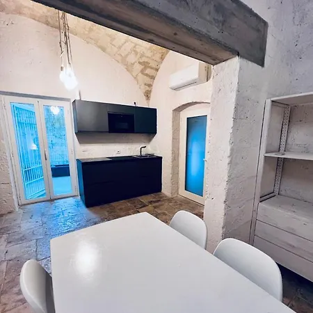 Appartamento Dante'S Patio Bari Esterno foto